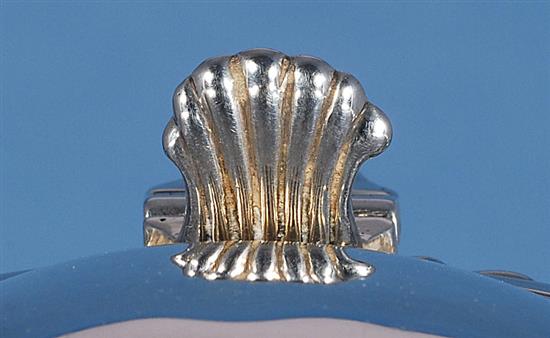 An early Victorian silver drum mustard pot, by John & Henry Lias, height 71mm, weight 4.1oz/129grms.